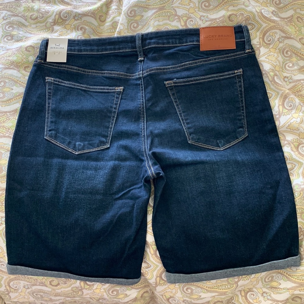 NWT Lucky Brand Bermuda Short Women Sz 12/31 Mid Rise Dark Wash Stretch Denim
